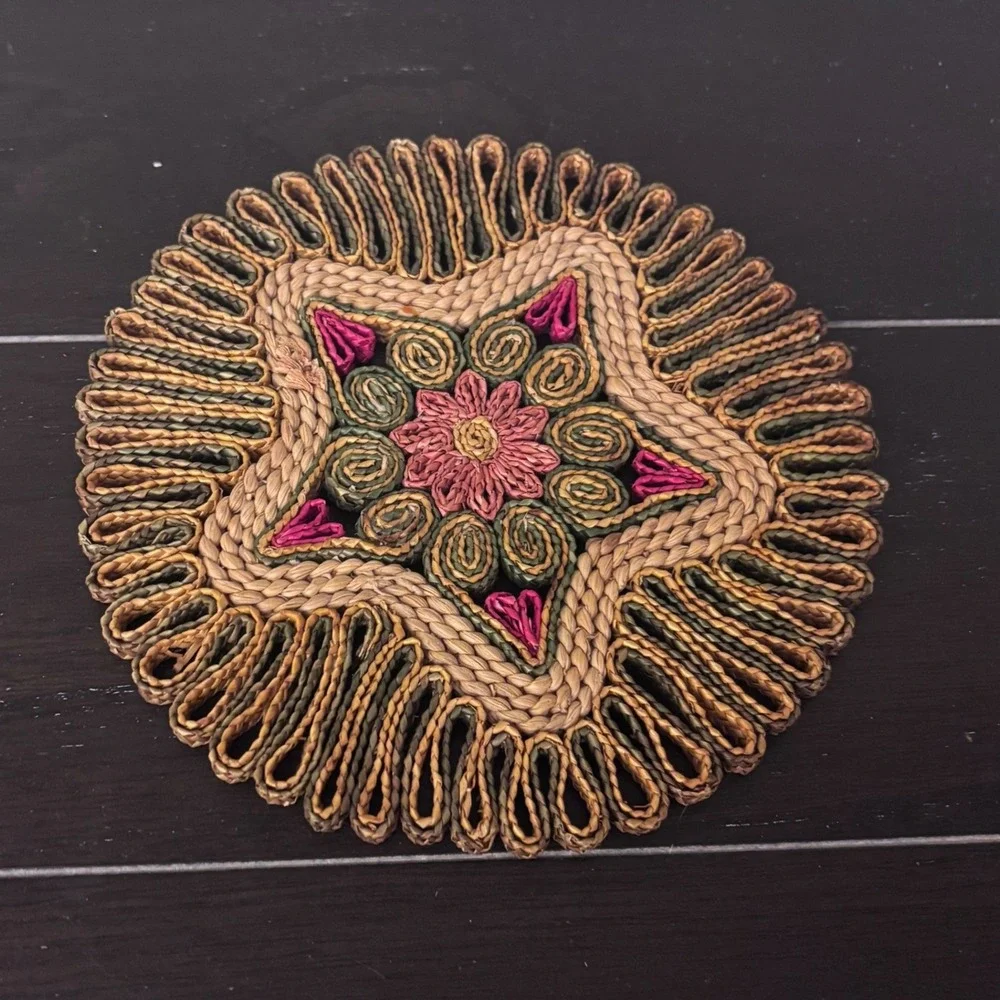 Vintage MCM Woven Straw Trivets Retro Set of 2 Star Floral‎ Boho 7.5